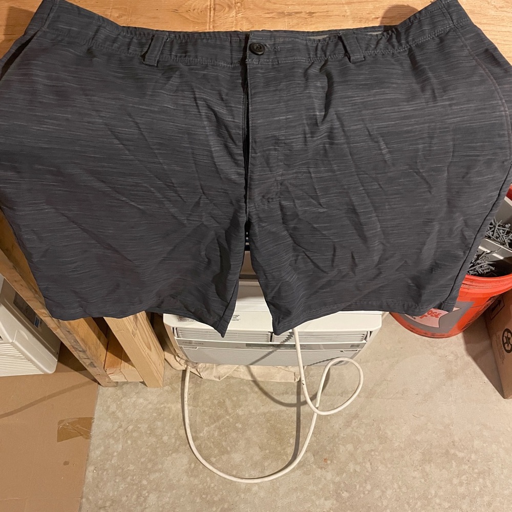 Men’s flat front Ben Hogan golf shorts